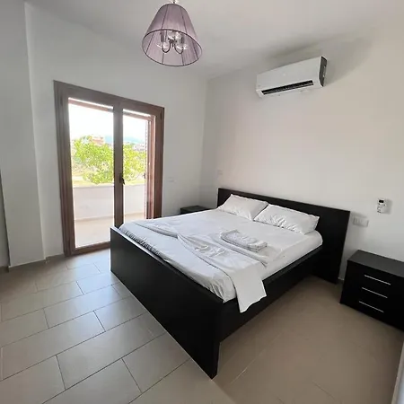 Roel House Sarandë