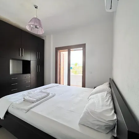 別荘 Roel House Sarandë