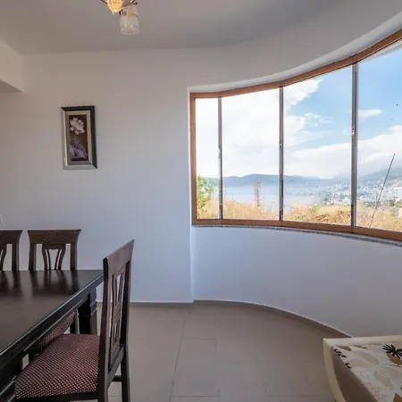 Сasa de vacaciones Roel House *
